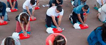 ClinicaAlemana_Articulo_Profesores_aprenden_reanimacion_cardiopulmonar_primeros_auxilios Clinica Alemana Organiza taller para profesores aprenden reanimación cardiopulmonar y primeros auxilios