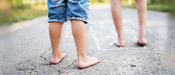 ClinicaAlemana_Noticia_Hijo_Chueco_Camina_Traumatologia Mi hijo camina chueco traumatologia infantil