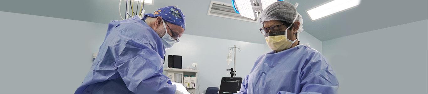 Operativo médico de Clínica Alemana reduce lista de espera en Hospital de Linares