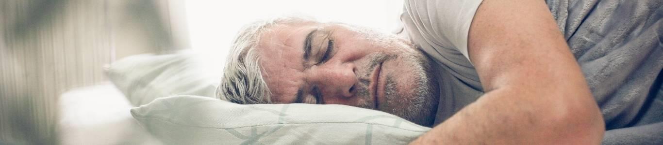 Micción nocturna en adultos mayores: ¿Cómo tratarla?