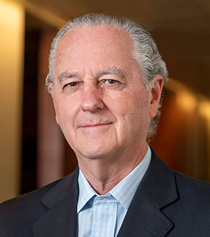 Dr. Juan Hepp Kuschel Director Clinica Alemana
