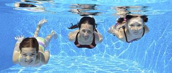 Niños: consejos para evitar accidentes en piscinas