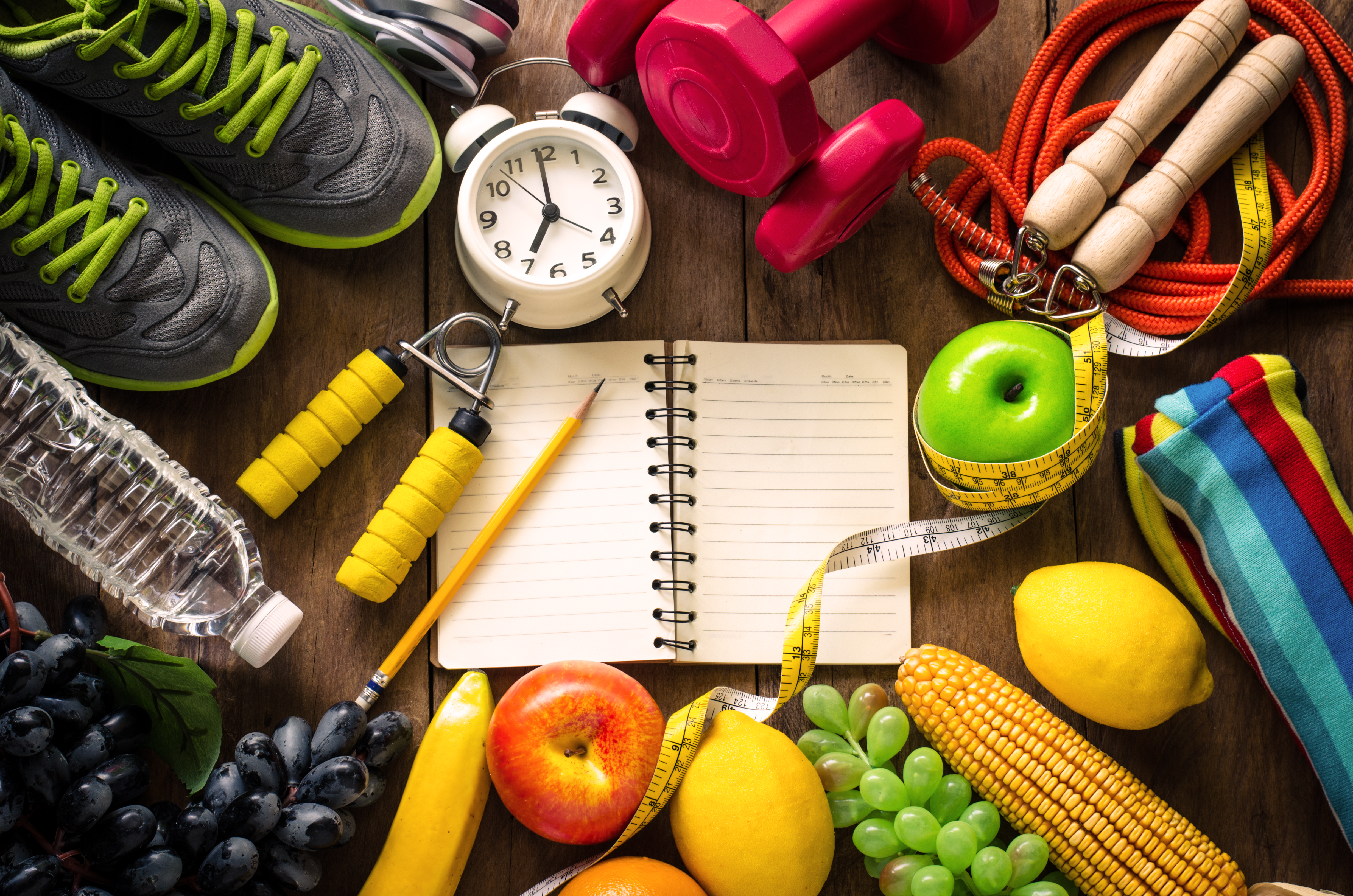 Accesorios de ejercicio físico y alimentos saludables