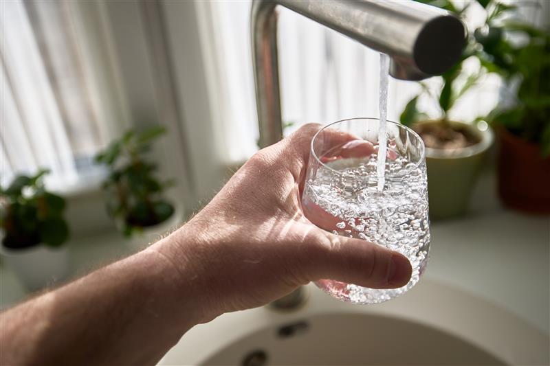 ¿Cuánta agua tomar al día?