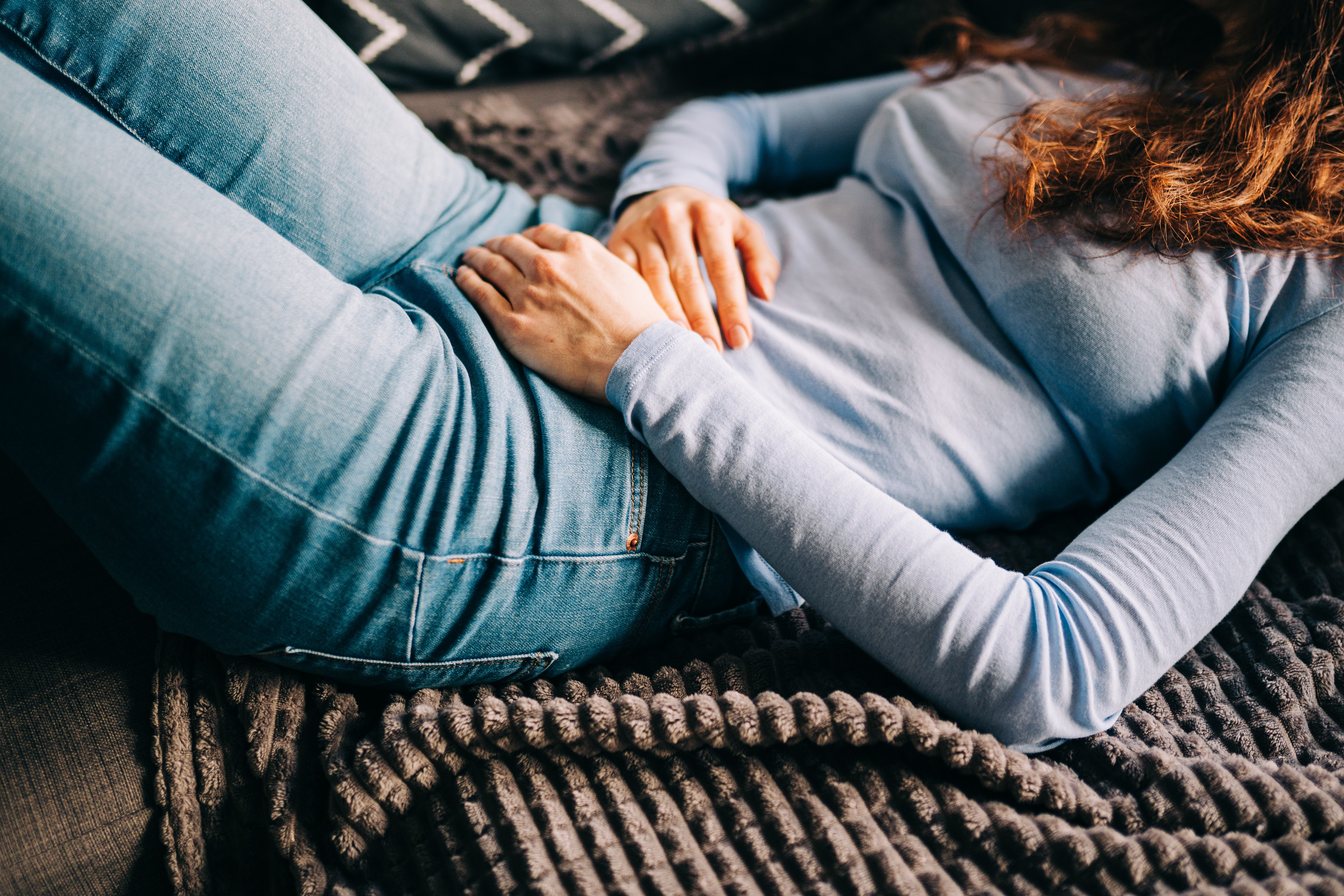 Mujer con endometriosis