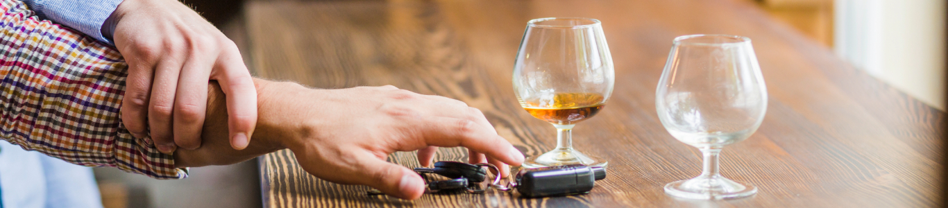 Evita conducir después de beber alcohol en Fiestas Patrias, mensaje de prevención y seguridad de Alemana Seguros para celebrar con responsabilidad